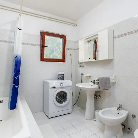 Four-bedroom In Lejlighed