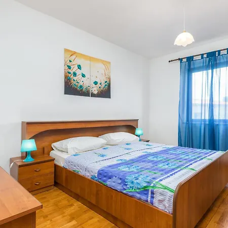 4 Bedroom Pet Friendly In Apartman *