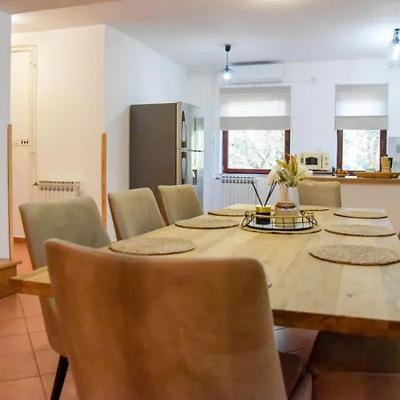 Lejlighed Four-bedroom In Fažana